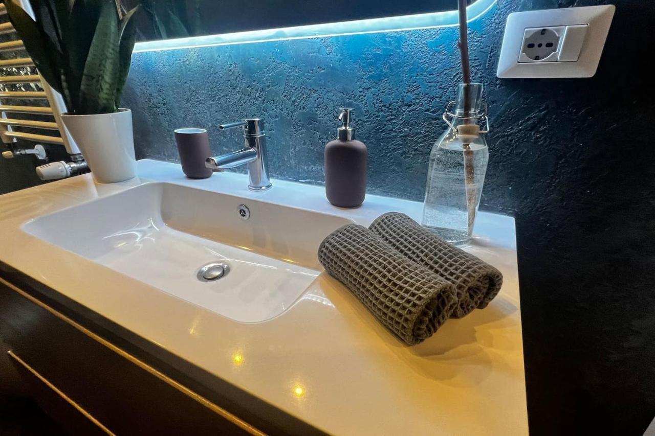 Prestigioso Trilocale Sui Navigli Con A/C & Wi-Fi Appartement Milaan Buitenkant foto
